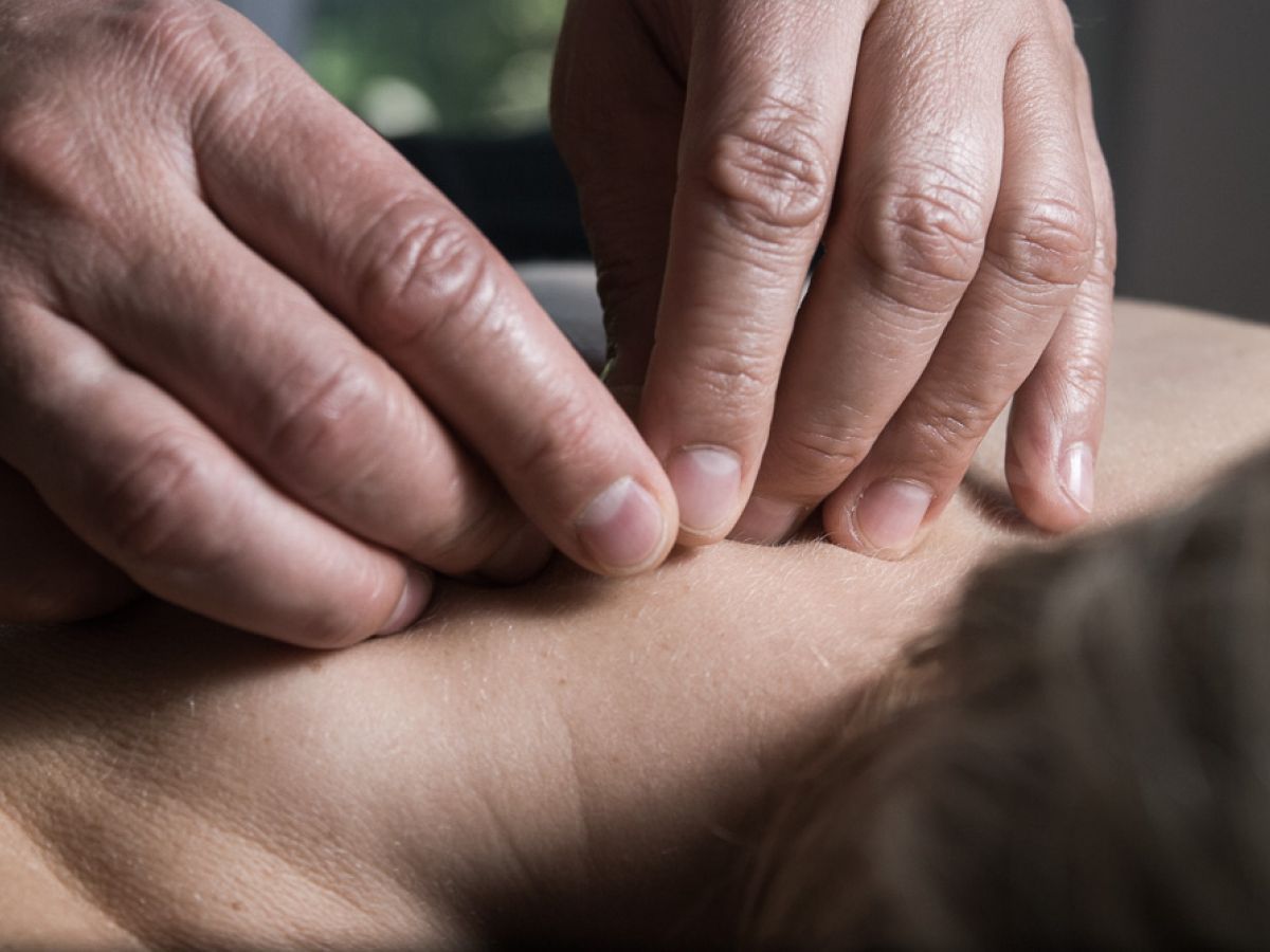Manuelle Therapie-Behandlung in der Physiotherapie Koritter in Berlin Wedding